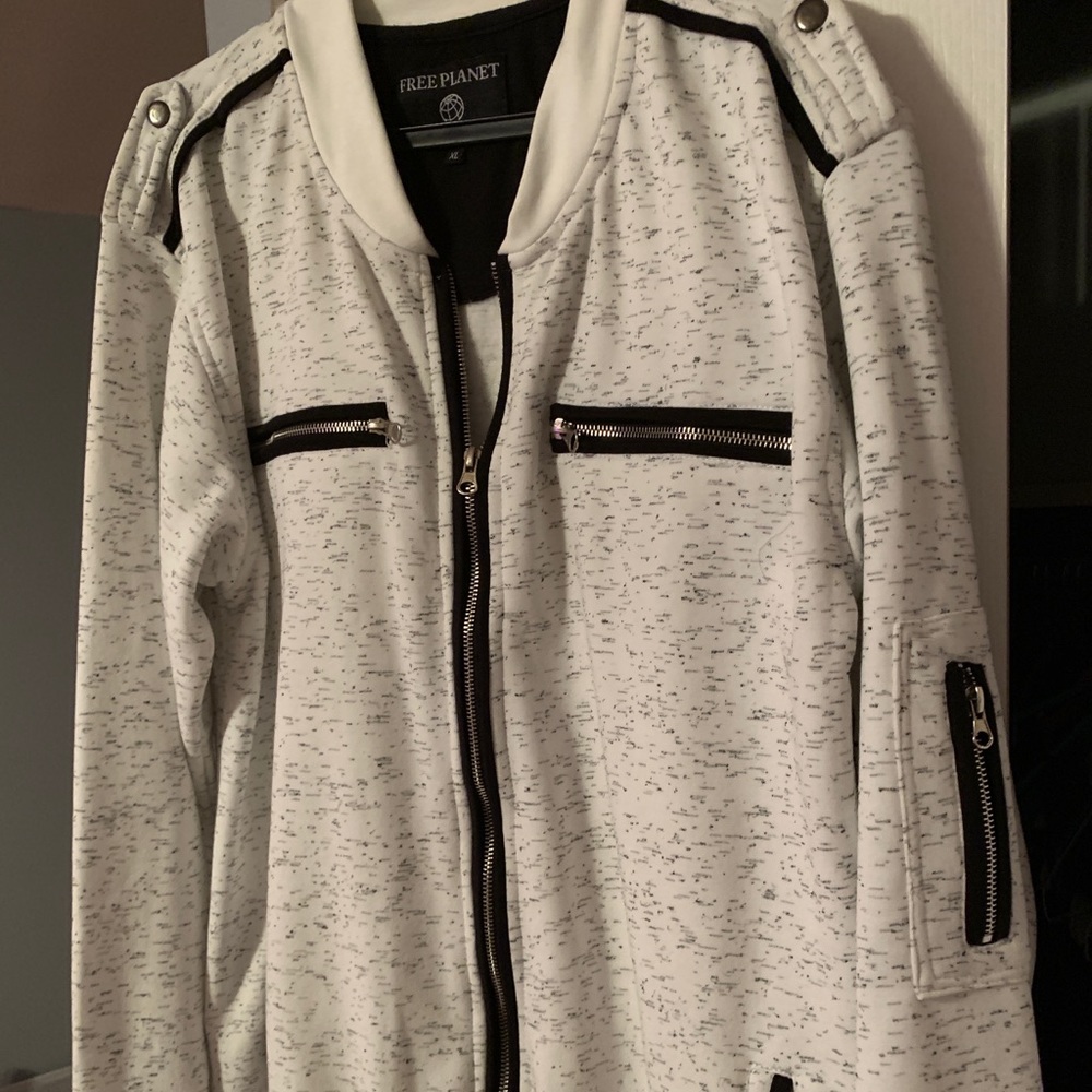 ZIPPER DETAIL JACKET